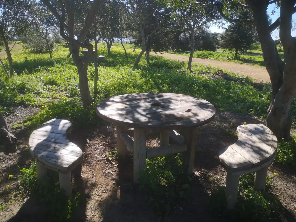 MOBILIARIO PARQUE GUADALETE REPARADO