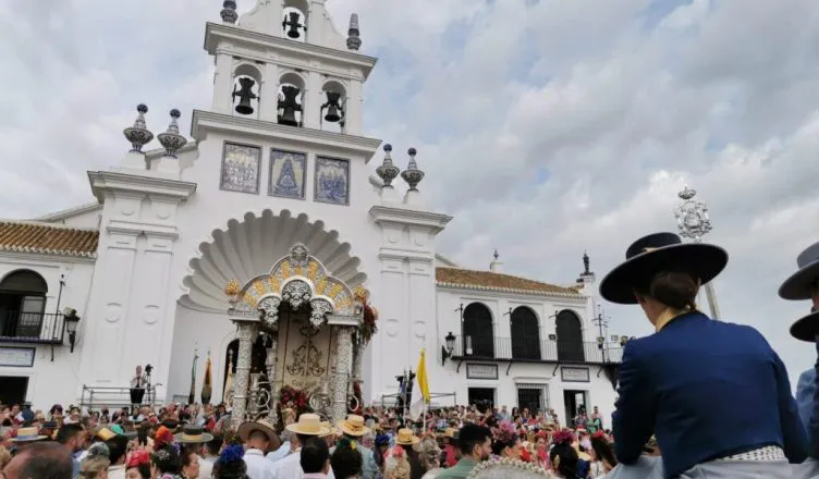 Presentacion-Cordoba-ante-la-Virgen-del-Rocio-752x440