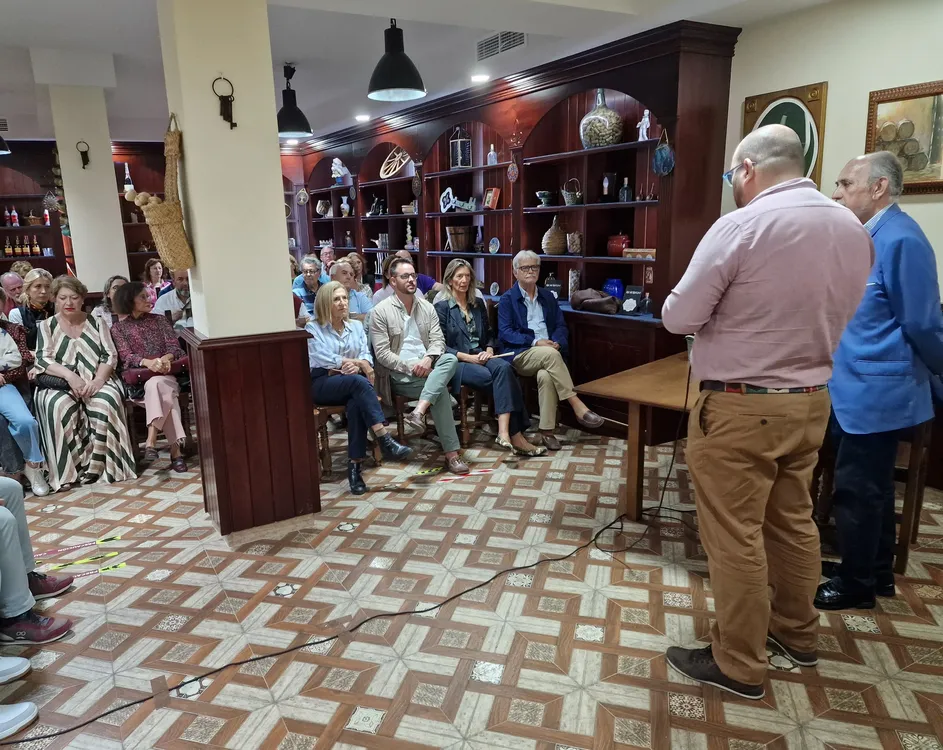 2024.10.24 FOTO CONFERENCIA DE JUAN VILLARREAL EN CONFERENCIAS POPULARES