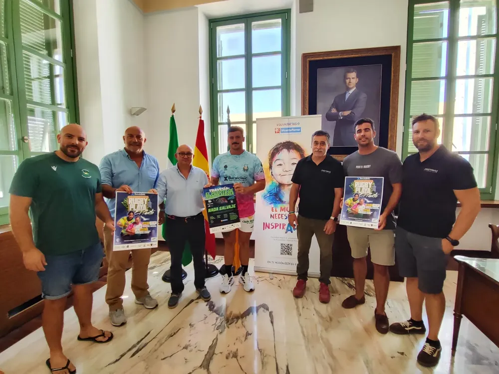 2025.06.30 FOTO PRESENTACIÓN TRAVESÍA A NADO Y RUGBY PLAYA