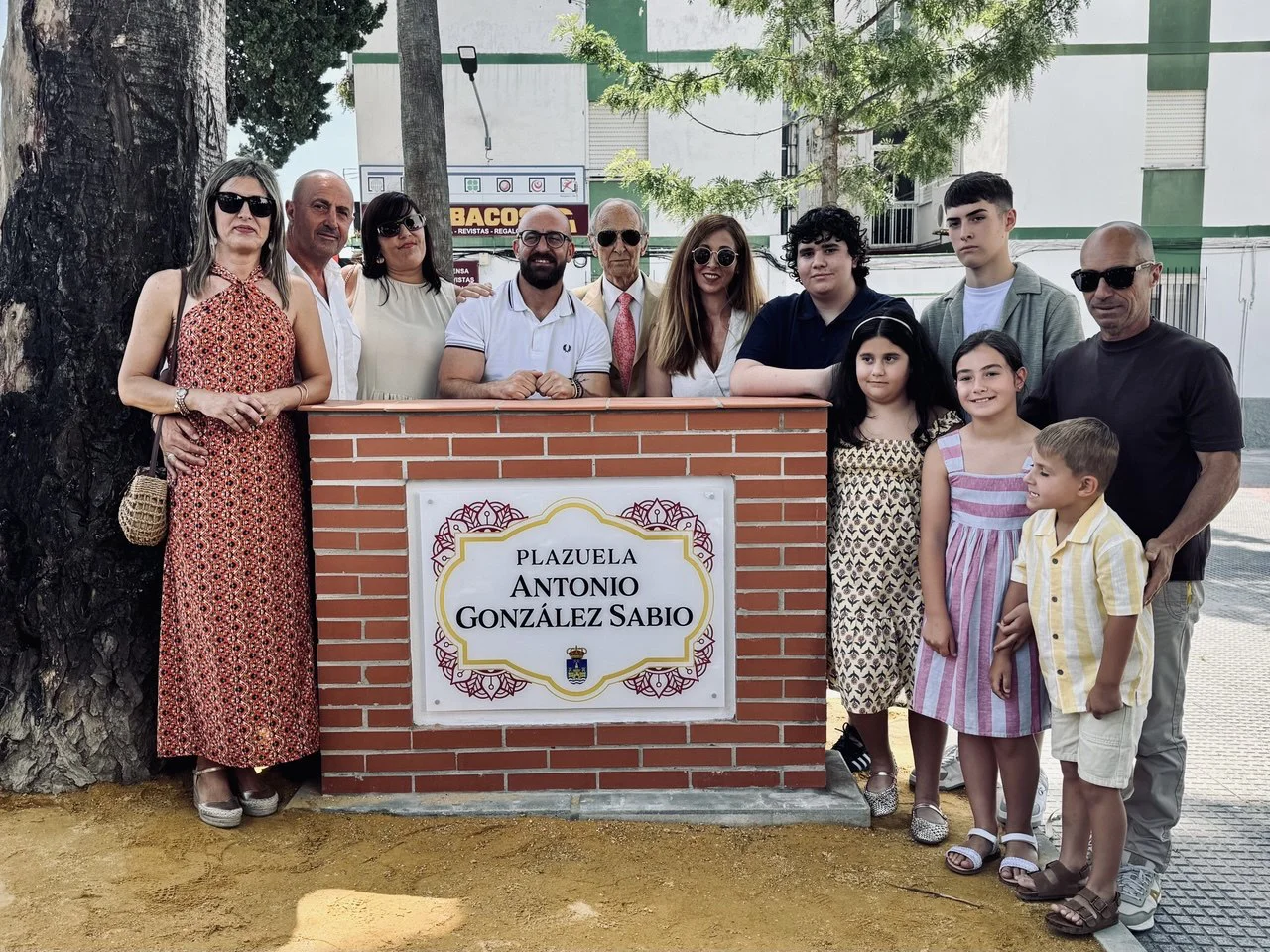 Plazuela Antonio González Sabio familia