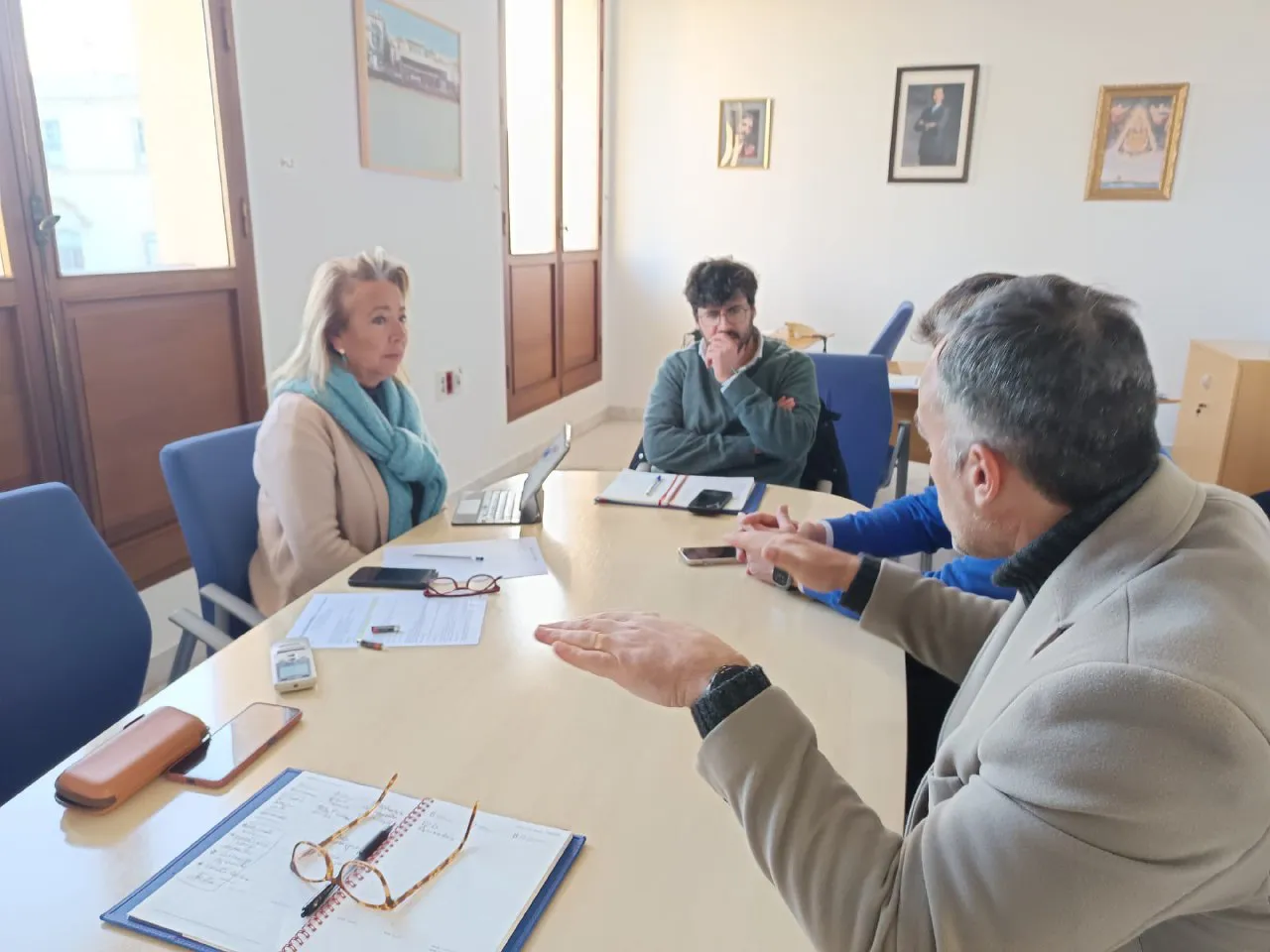 2025.02.13 FOTO REUNIÓN DE MARTA RODRÍGUEZ CON URBALUZ (1)