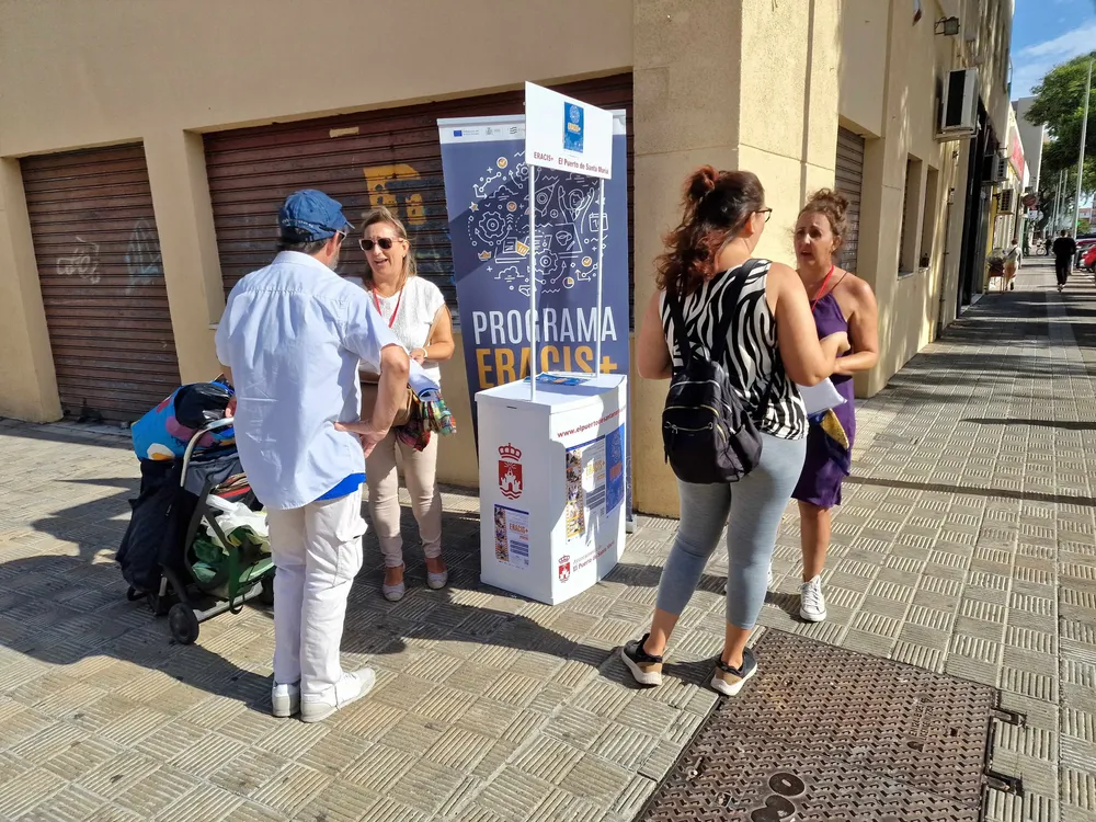 2025.10.16 FOTO STAND INFORMATIVO ERACIS