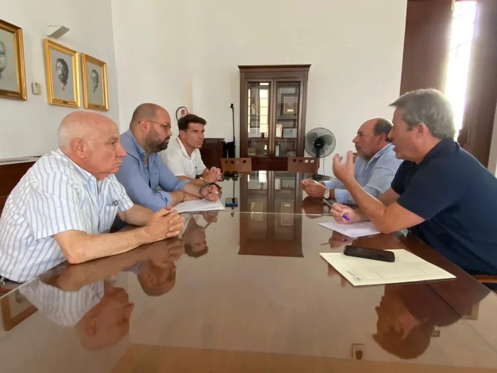 2025.07.17 FOTO 2 REUNIÓN BELLO CON URBALUZ