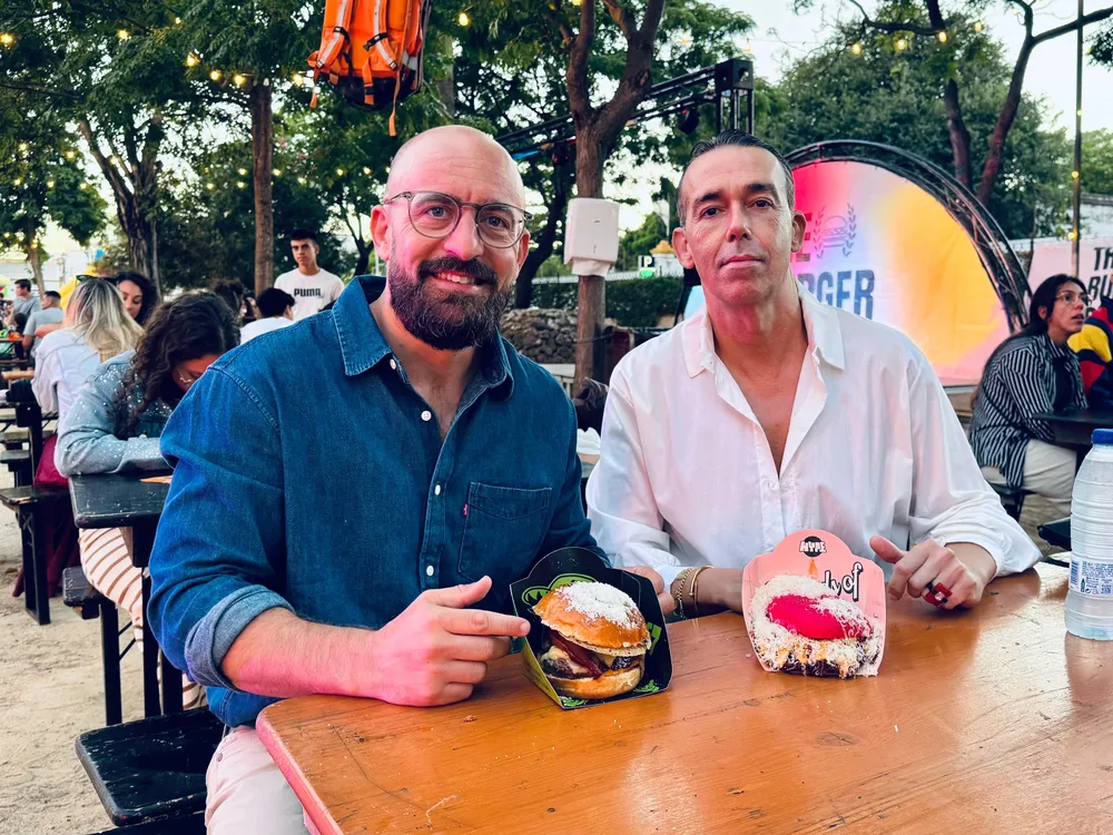 the burger cup