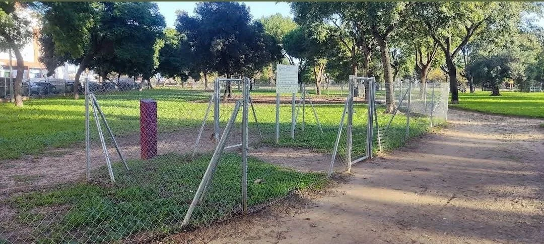 PARQUE CANINO DEL VINO FINO