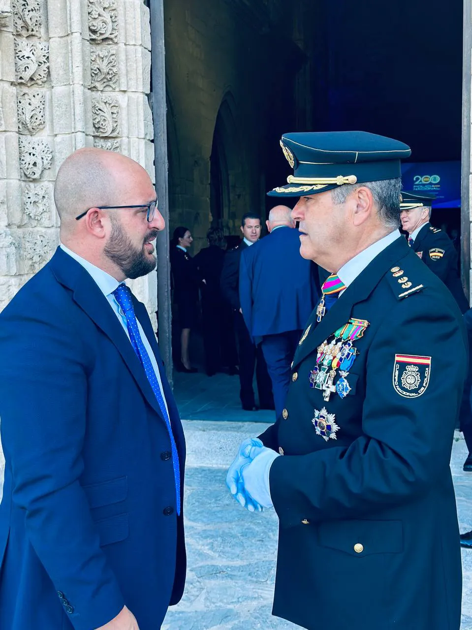 POLICÍA NACIONAL MEDALLA DE ORO