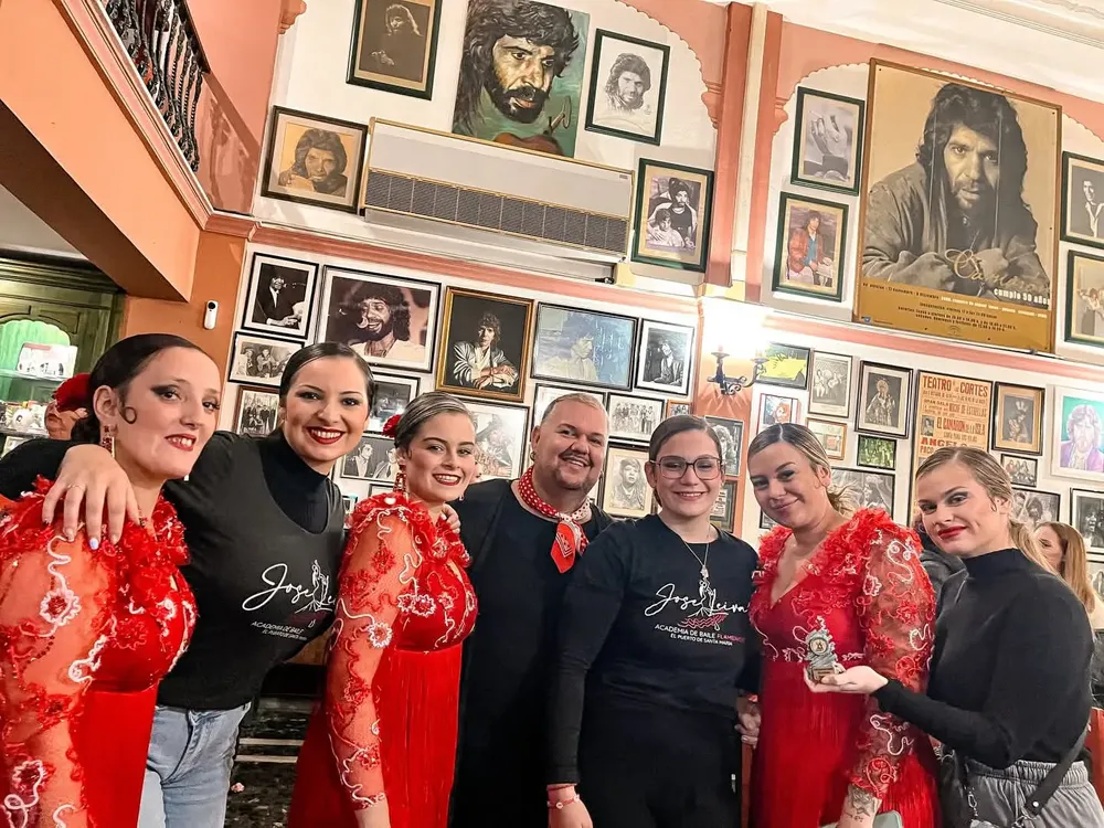 2025.11.25 FOTO 2 ACADEMIA JOSÉ LEIVA - PREMIO