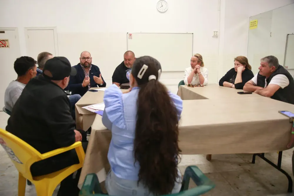 2025.05.06 FOTO 1 REUNIÓN CON EL TEJAR