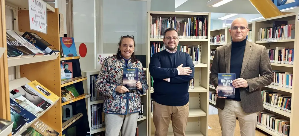 2025.12.17 FOTO DE IGLESIAS CON MONTSERRAT DEL CUVILLO E ISRAEL DÍAZ
