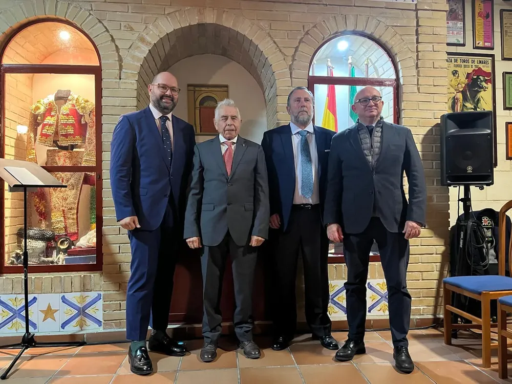 Club Taurino El Rabo insignia de oro