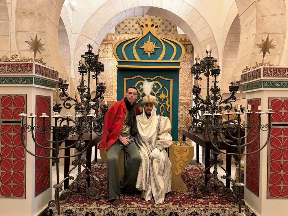 2023. 12. 11 FOTO DE CALLEJA CON ALADDÍN