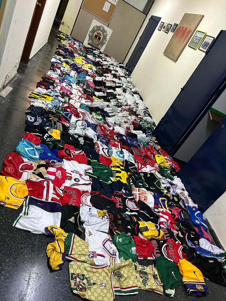 DECOMISO PASEO MARÍTIMO VALDELAGRANA 1