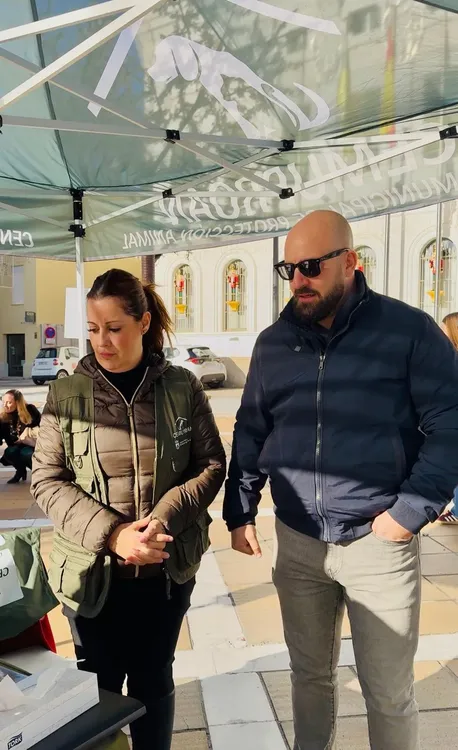 2025.12.22 FOTO VISITA DE GERMÁN BEARDO A STAND CEMUPROAN