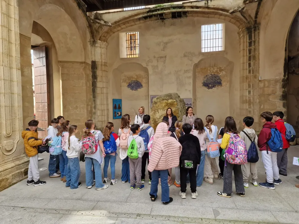 2026.02.25 FOTO VISITA ALUMNOS PINAR HONDO A HOSPITALITO