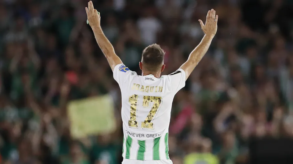 joaquin-17-betis-dorsal-efe-despedida-U88274423746XOx-940x529@abc