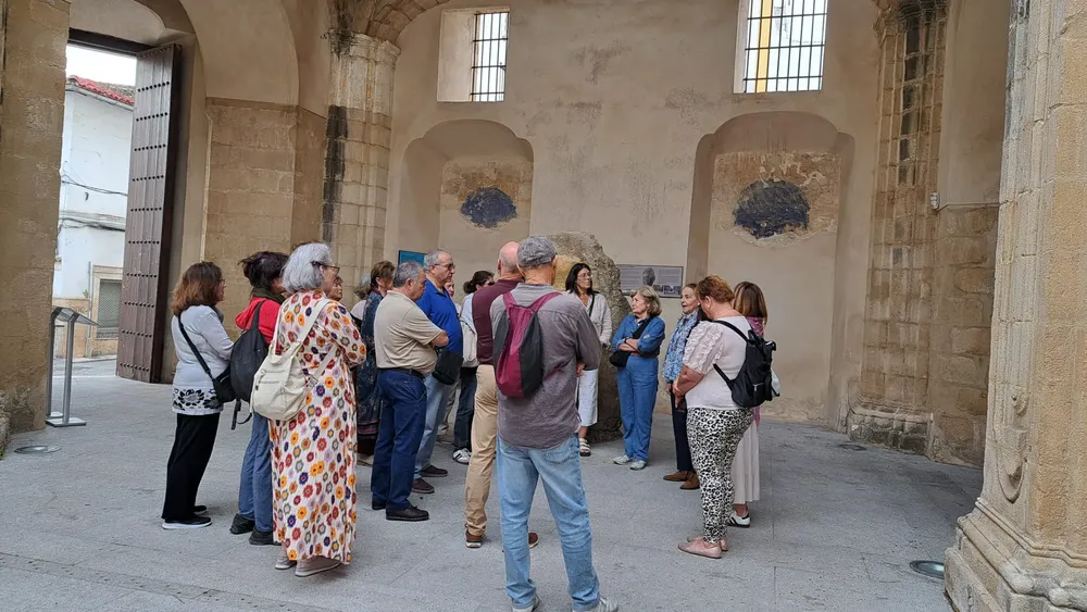 2025.11.04 FOTO VISITA AL MUSEO DE ALUMNOS DEL CEPER LA ARBOLEDA PERDIDA