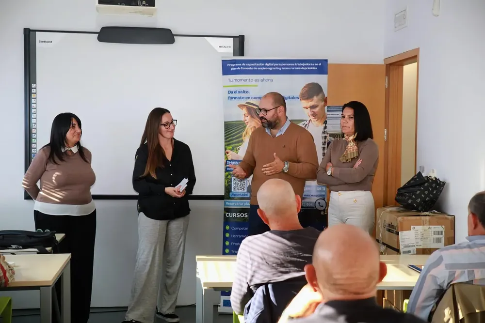 2025.11.11 FOTO CURSO DE CAPACITACIÓN DIGITAL