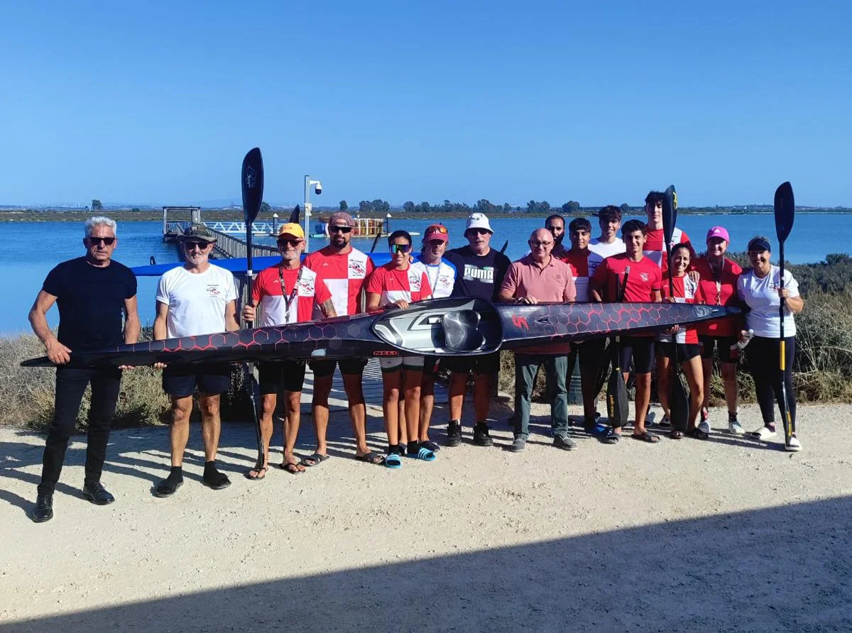 2026.03.04 FOTO VISITA CONCEJAL A CLUB ORCA KAYAK (1)