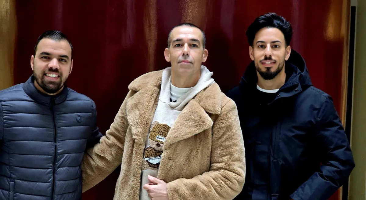 art_25797_048-david-calleja-da-la-bienvenida-a-los-que-tocan-el-cielo-la-nueva-comparsa-de-el-puerto-que-debutara-en-el-falla