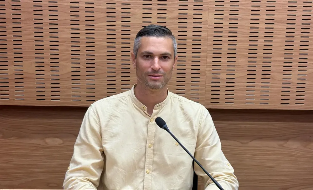 Ángel González (15)