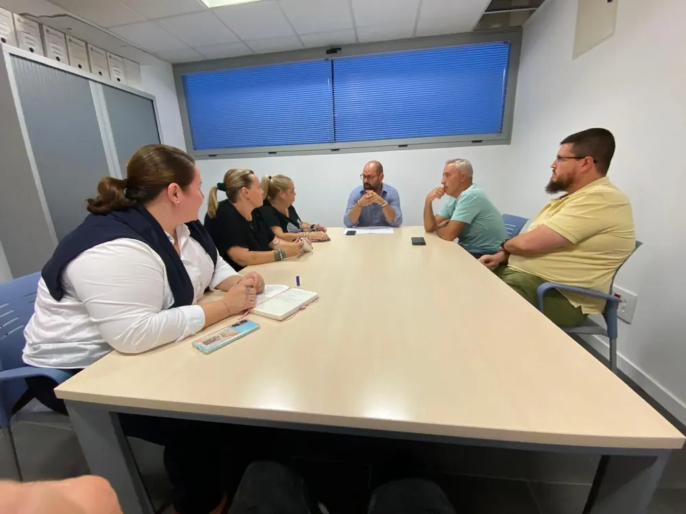 2025.10.27 FOTO REUNIÓN DE BELLO CON AGRUPACIÓN DE LA REDENCIÓN