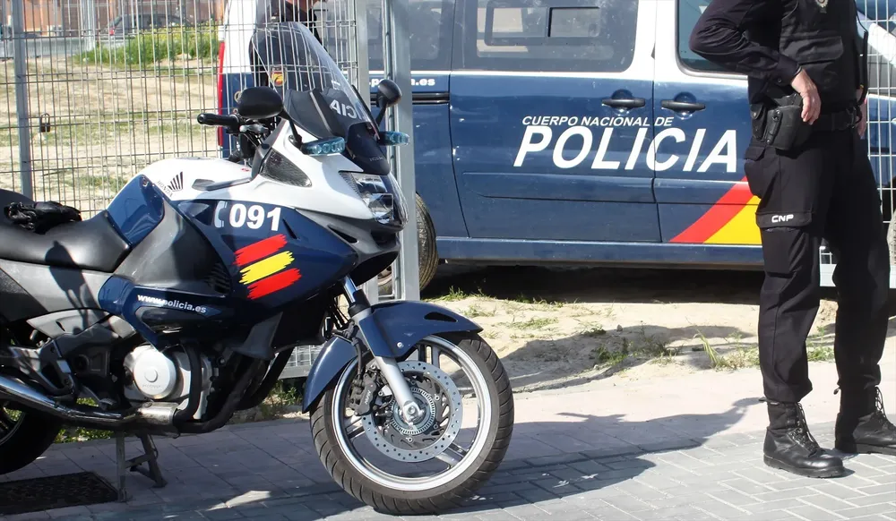 EuropaPress_3310210_vehiculos_policia_nacional