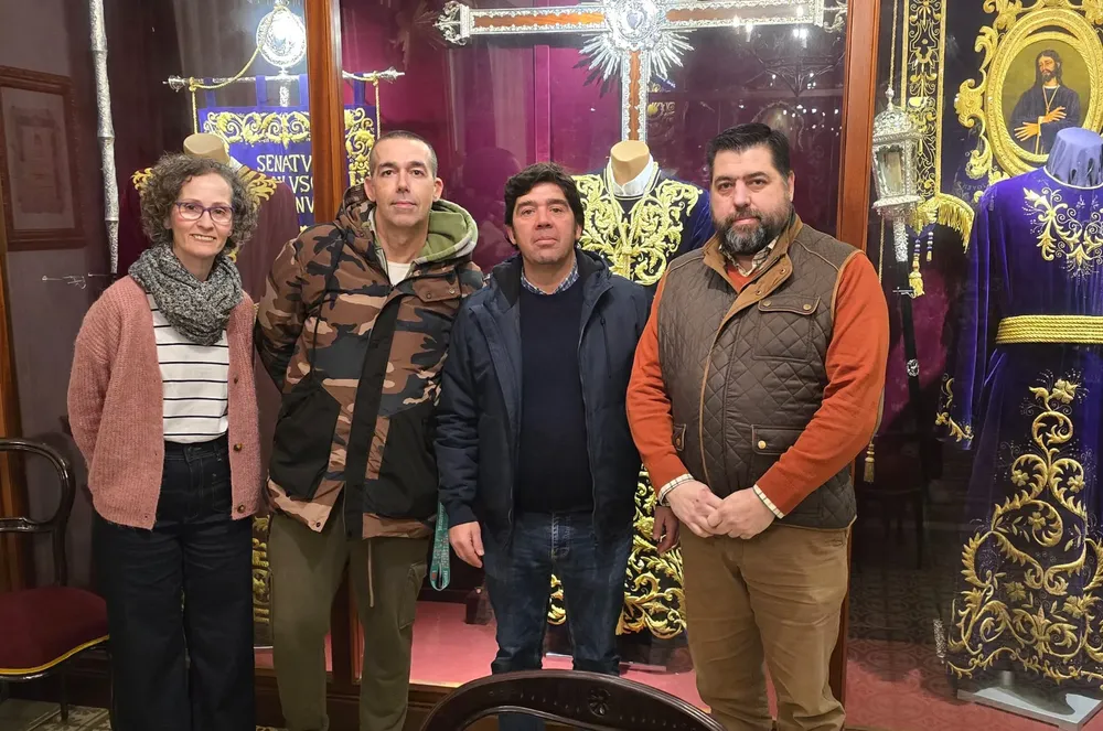 2025.01.21 FOTO DE CALLEJA CON HERMANDAD DOLOR Y CABALLERO